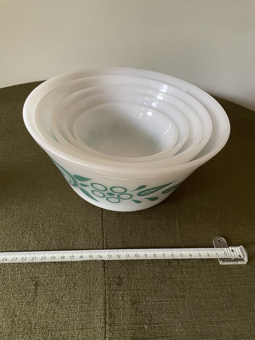 Conjunto de 5 saladeiras / taças em vidro decoradas