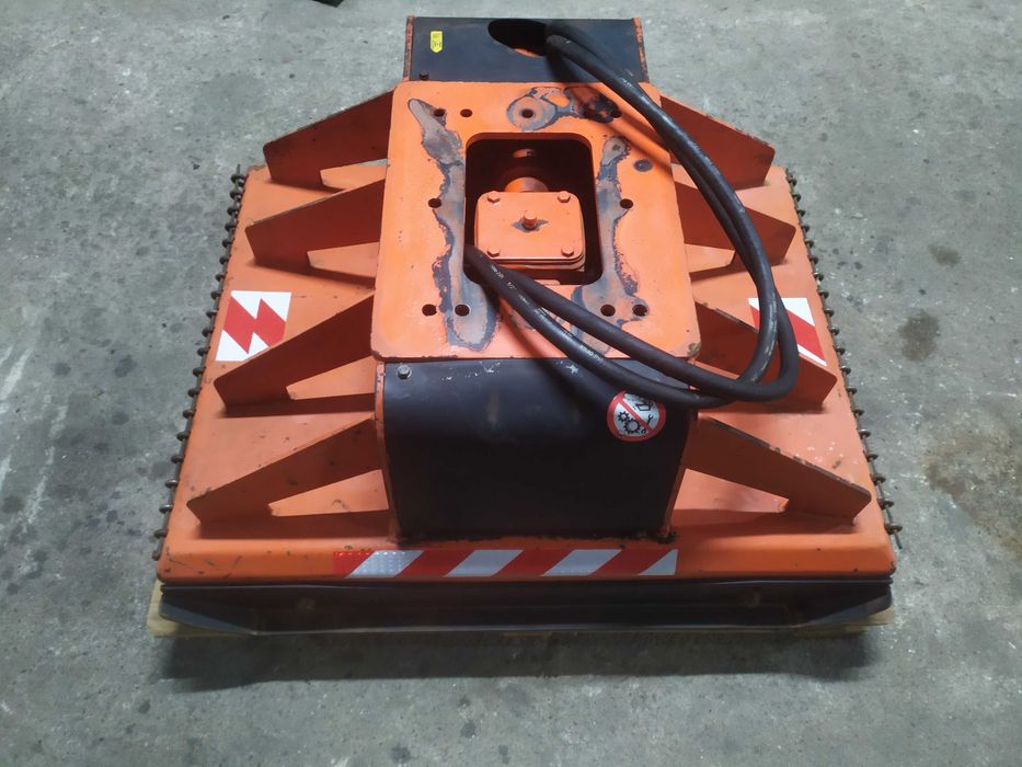 Capinadeira para mini giratória