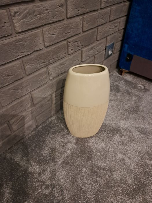 Wazon ozdobny beżowy