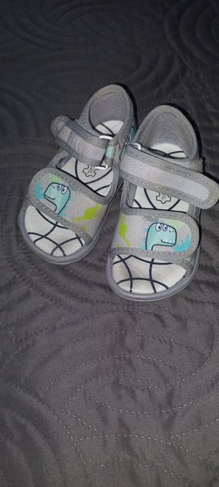 Sandałki chłopięce 21