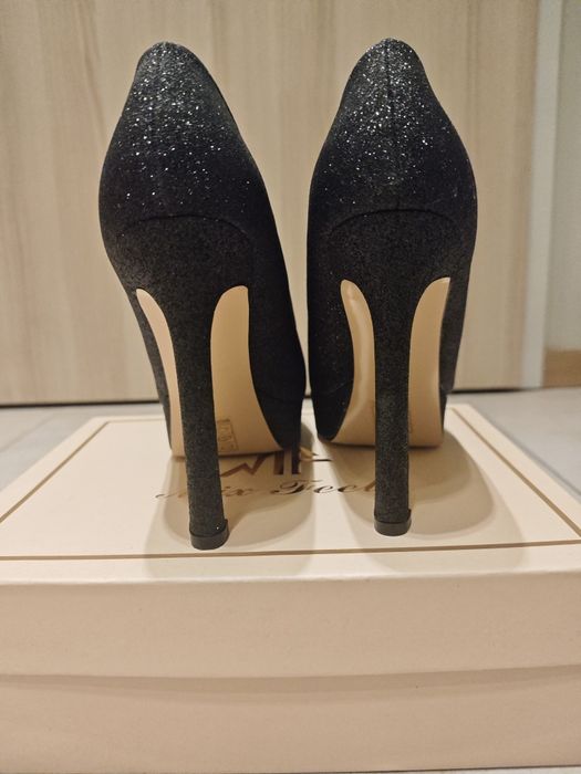 Buty na obcasie czarne