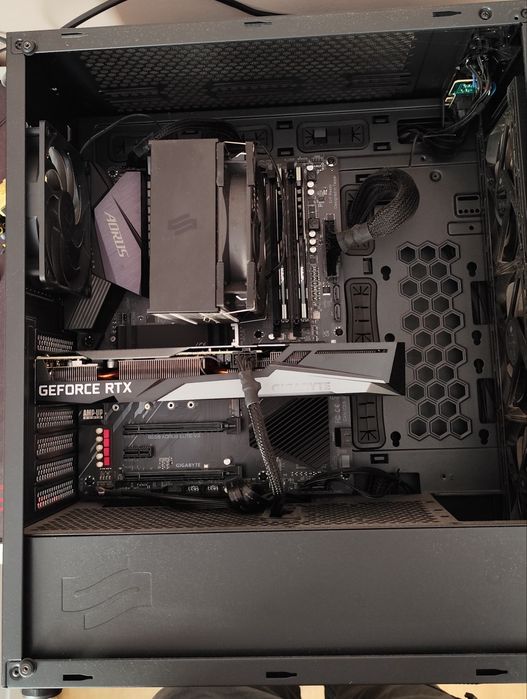 Mocny komputer do gier i pracy + Monitor LG