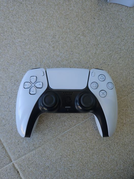 Ps5 Slim 1TB + 2 Dualsenses + Headphones Razer