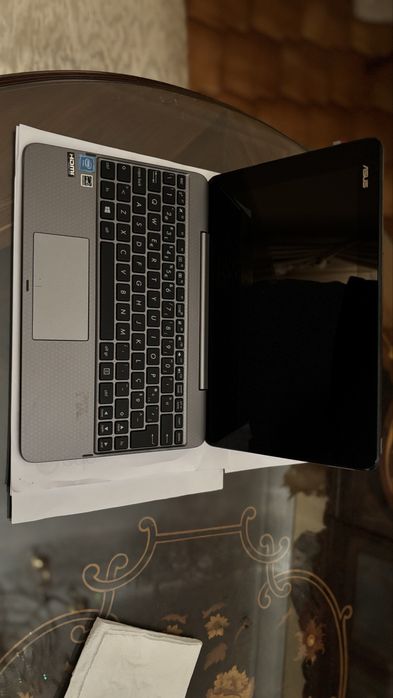Computador portátil ASUS 10” - c/novo!