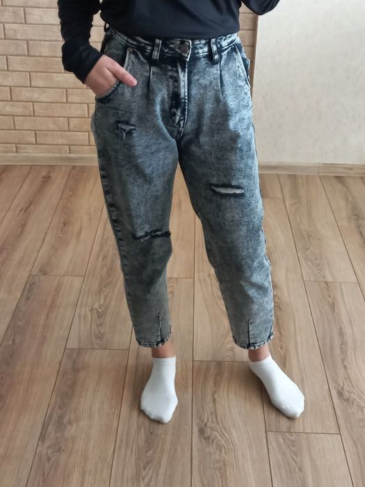 Джинси МОМ. Сірі