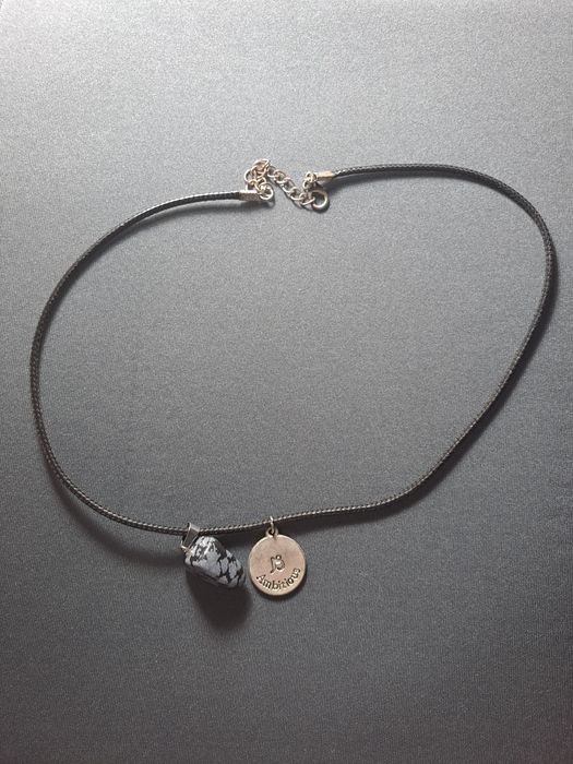 Colar de Cordão Preto Signo Capricórnio e Pedra Obsidiana