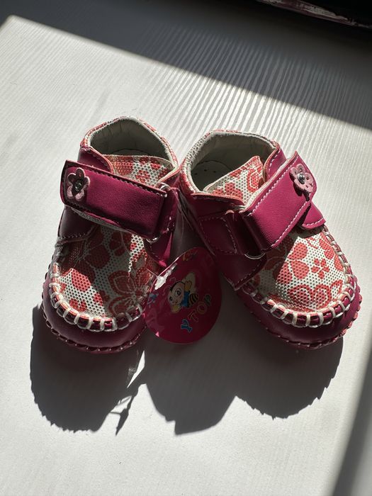 Взуття для дівчинки