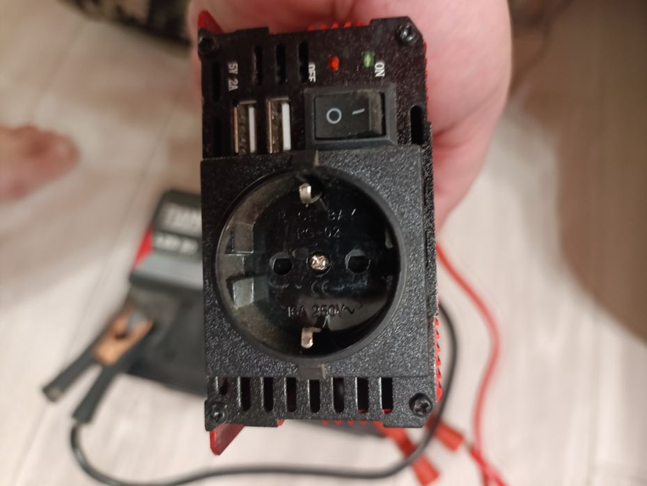 Інвертор 2000w +АКБ 50А Fiamm