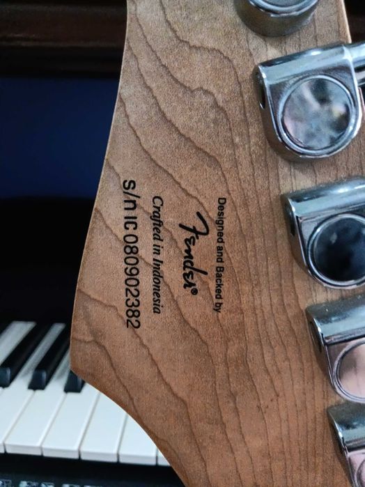 Guitarra Squier  mais amplificador