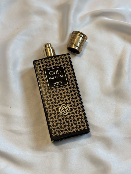 Oryginalny flakon po perfumach Perris Monte Carlo Oud Royale