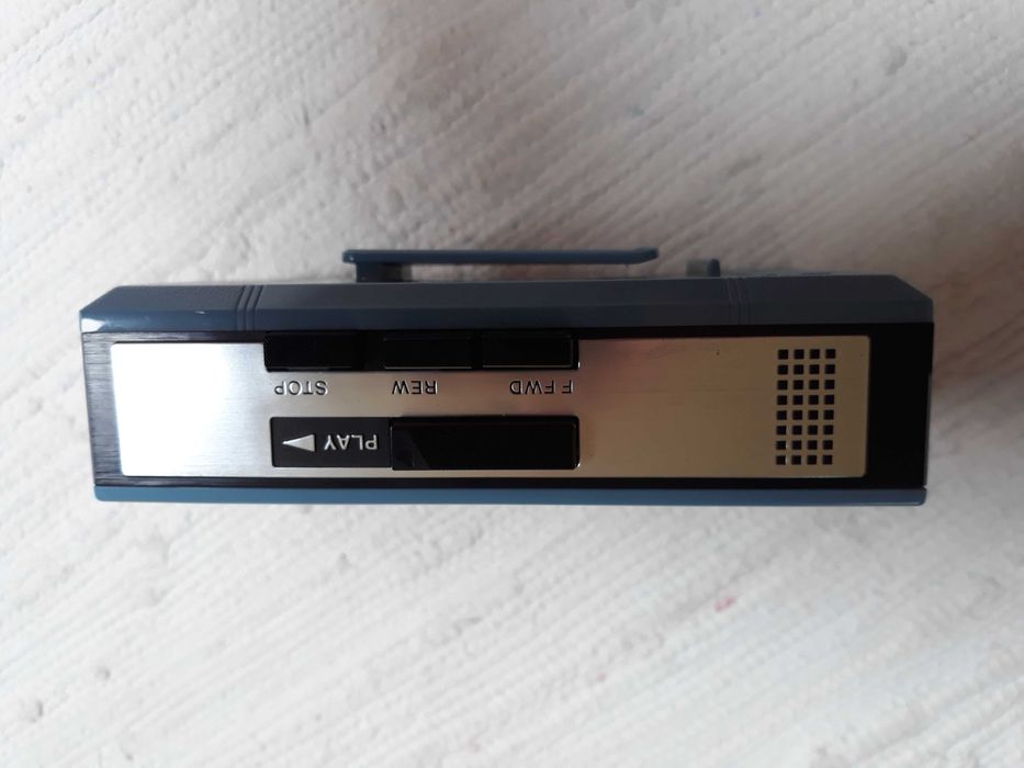 Walkman Sanyo completo na caixa - rádio AM/FM Stereo, equalizador