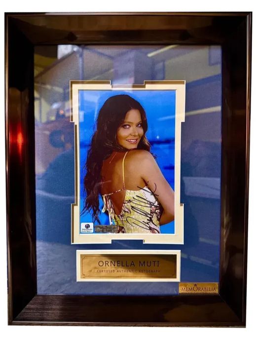 Сертифікований автограф Орнелло Муті