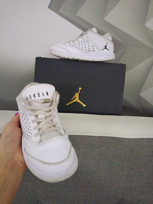 Buty sportowe Nike Air Jordan Flight rozmiar 28 chłopięce