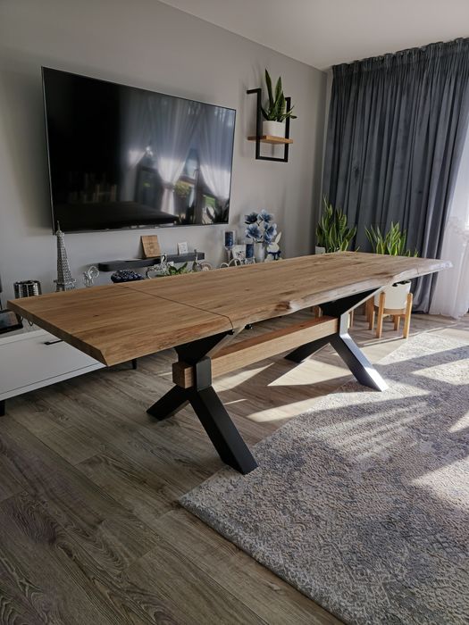 Dębowe lub jesionowe stoły, blaty, stopnie schodowe, parapety, meble