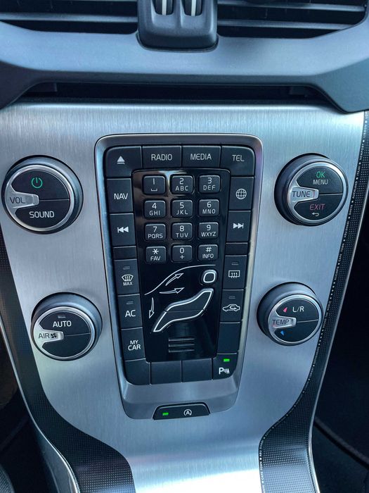 Volvo V40 Cross Country (VOR) – 2015 | Excelente estado!