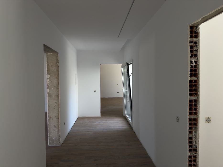 Moradia T4 geminada, térrea, com jardim e garagem em Condeixa-a-Nova