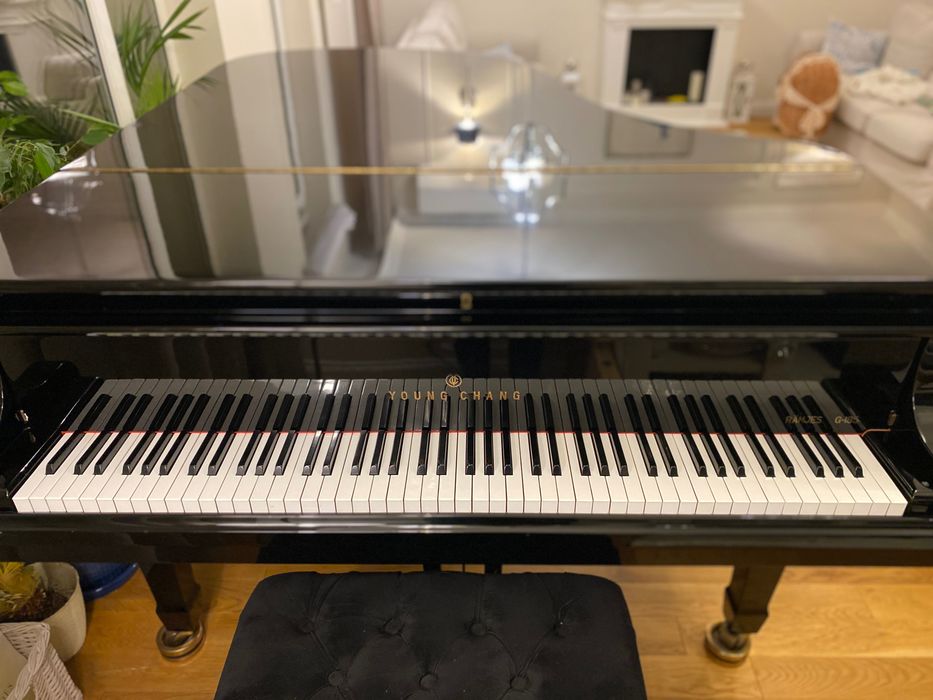 Fortepian Young Chang G185