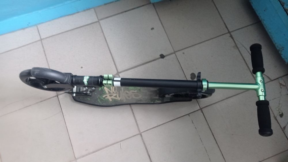 Продам самокат дитячий