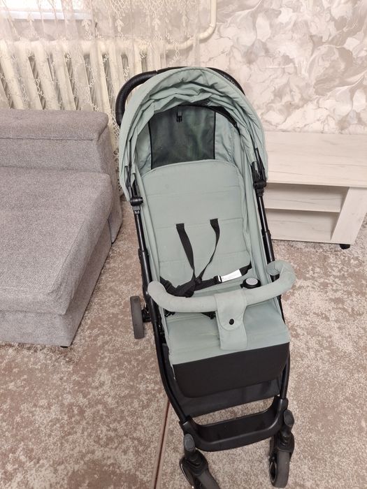 Прогулянкова коляска