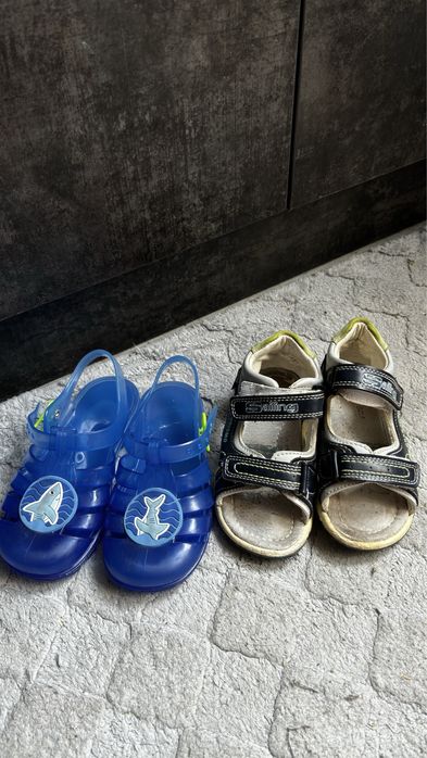 Продам взуття