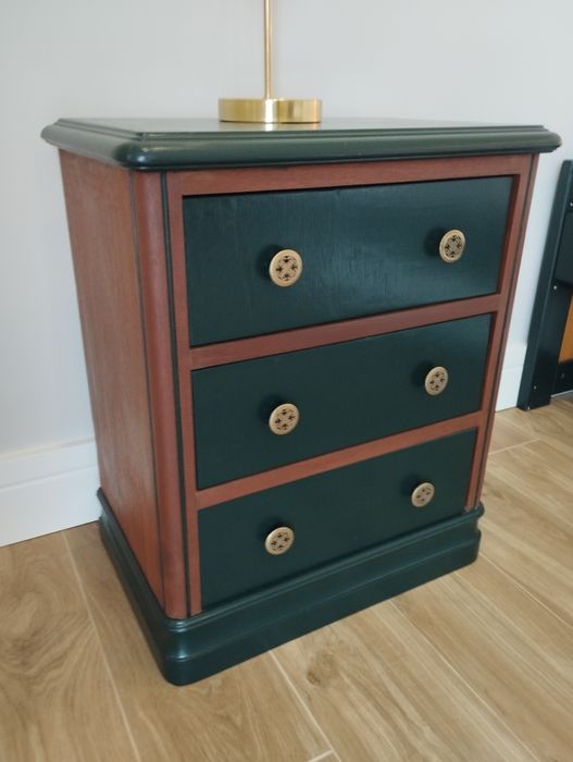 Mesinha de cabeceira (uma)