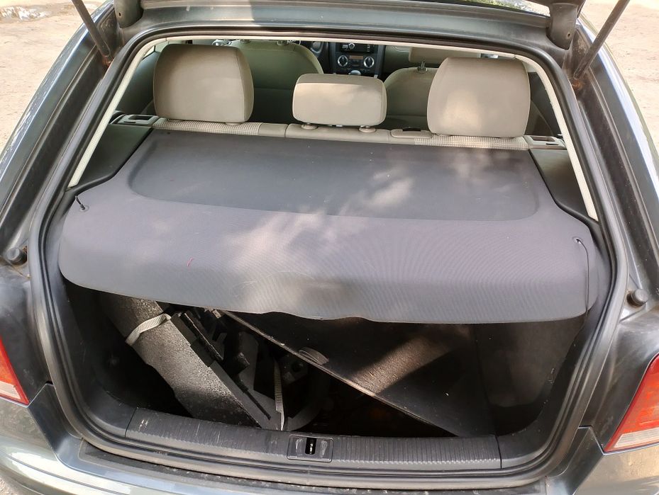 Polka bagażnika audi a3 8p