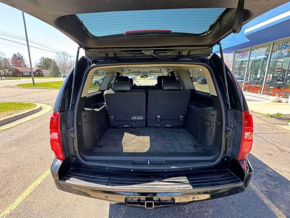 2014 Chevrolet Suburban LT 4x4 4dr SUV