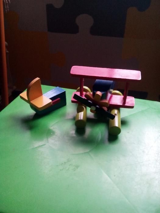 Varão cortinados com terminais decorativos para quarto de criança