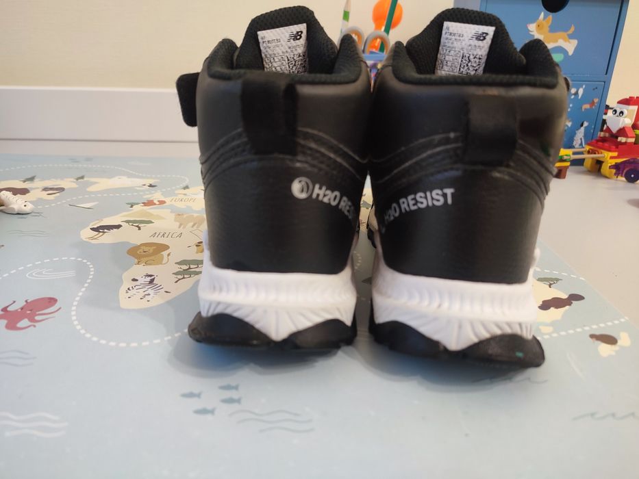 Демісезонні черевики New Balance 800 , розмір 30,5