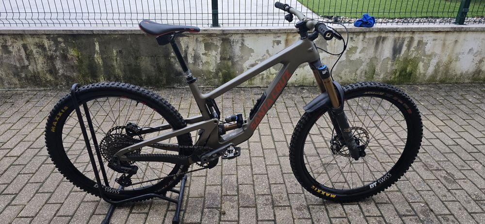 Santa Cruz Megatower V2 - Tamanho L