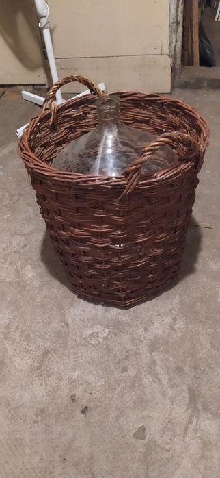 Butla z koszem do wina