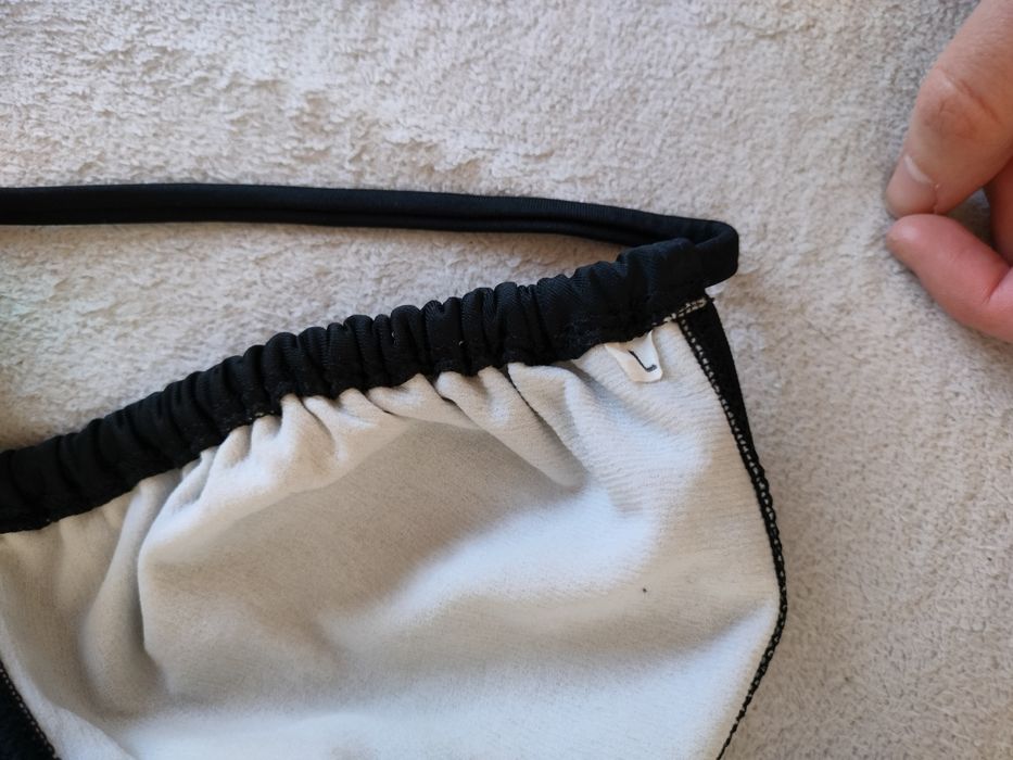 Biustonosz od kostiumu kąpielowego