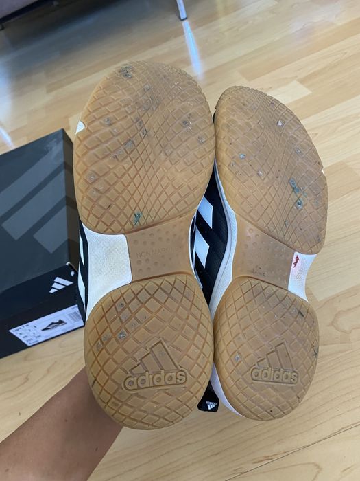 Buty sportowe halówki adidas