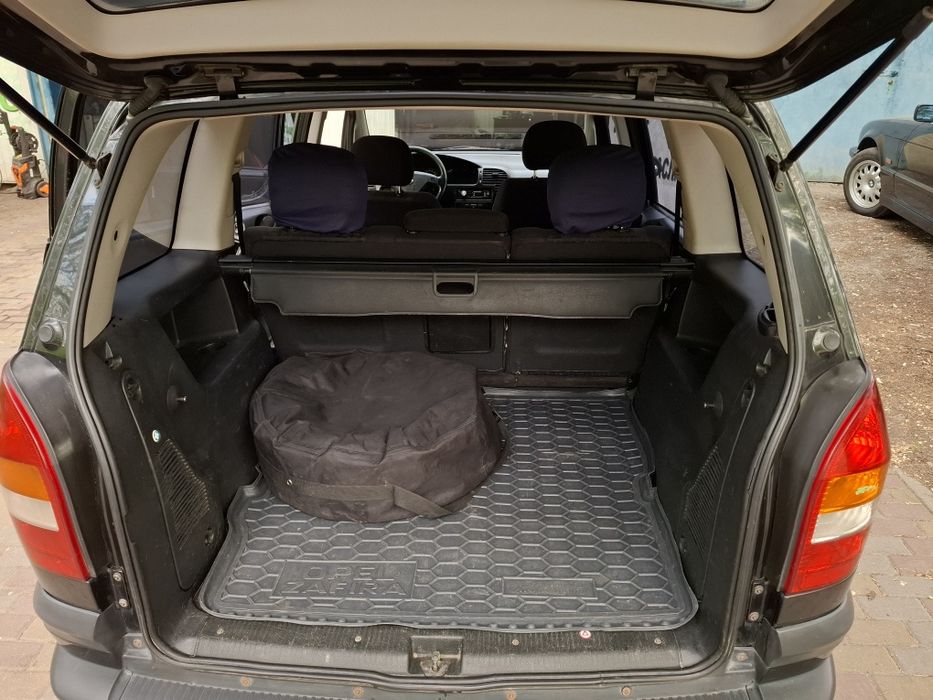 Продаю опель зафира а  1.8