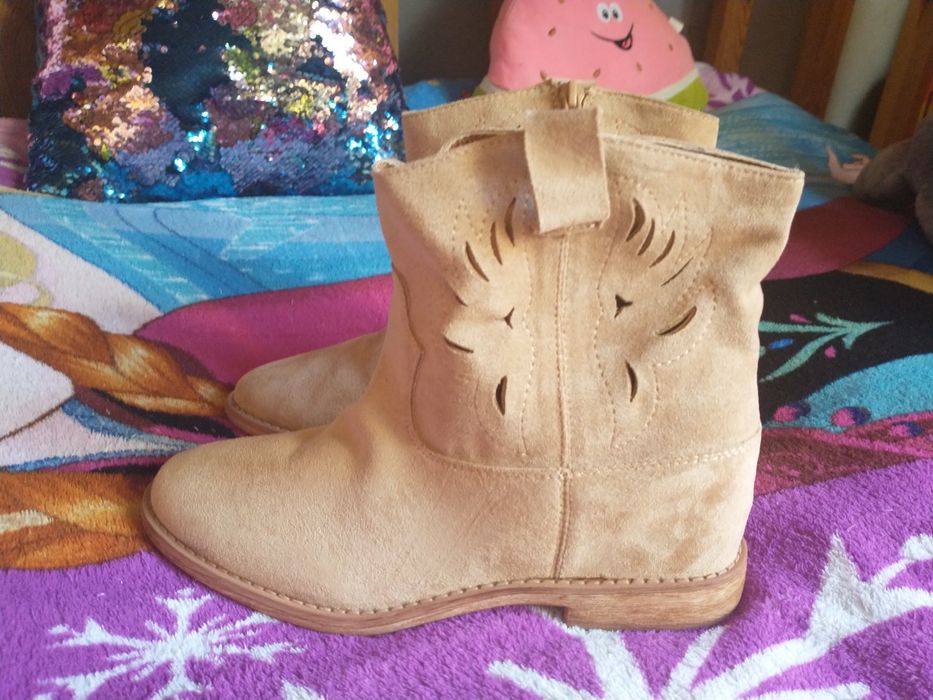 Botki ażurowe zamszowe jesienne