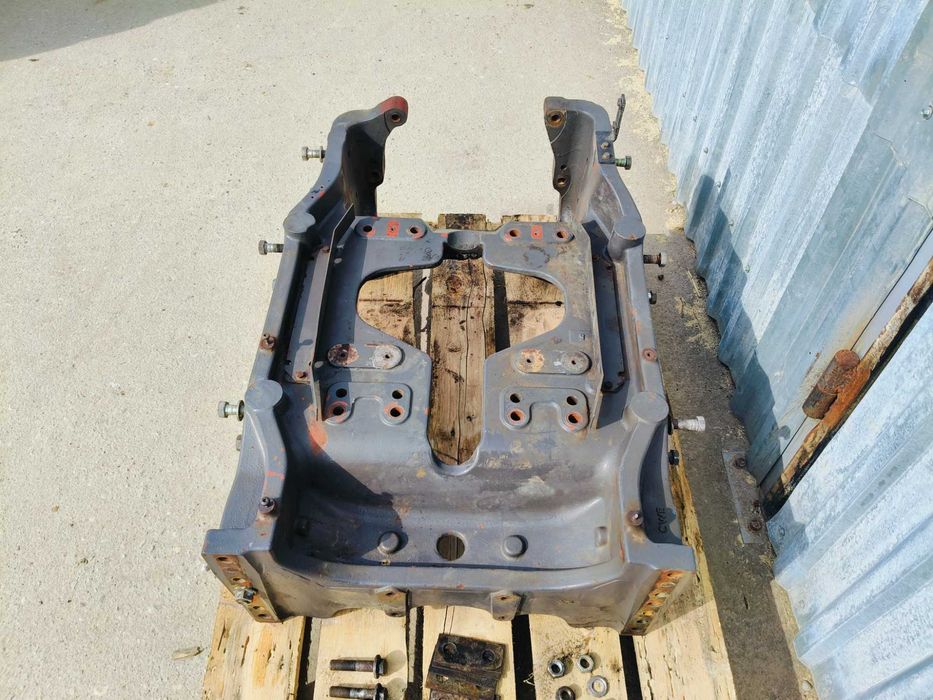 Claas Axion 840 C-Matic 13r A09 Most Wózek osi przedniej