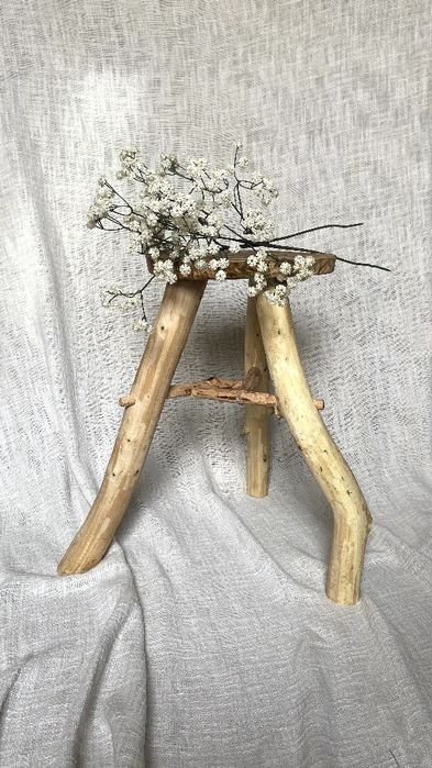 Banco artesanal em madeira