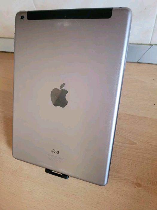 Продам APPLE  IPAD  Air Wi-Fi