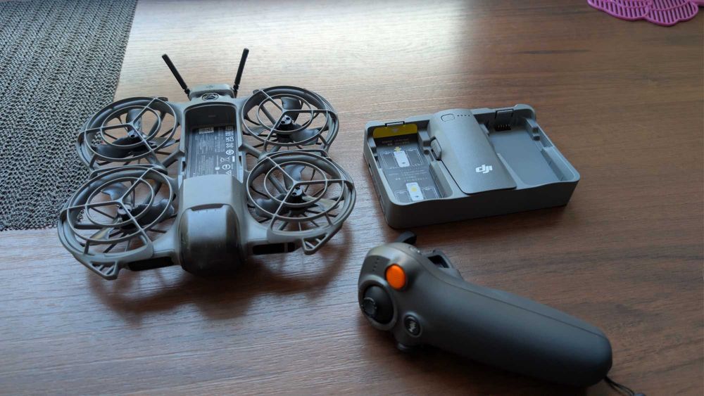 Dji Neo2 + hub + Motion + moduł + pudełko i wszystko co daje producent