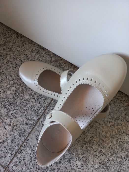 Sapatos menina em pele cerimónia (beje metalizado)