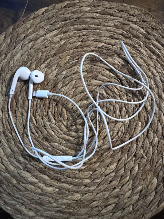 Навушники Apple EarPods lightning Connector