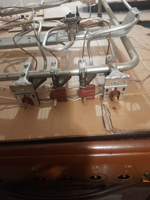 Крани на газові конфорки до плити Бош