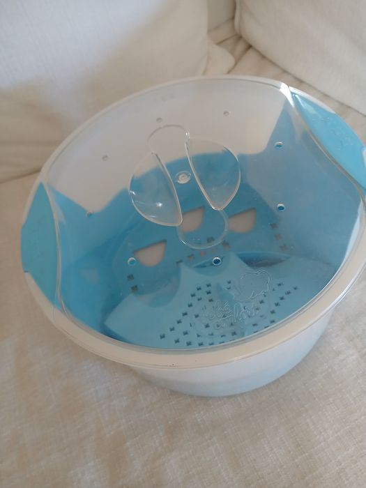 Esterelizador de biberões para micro-ondas