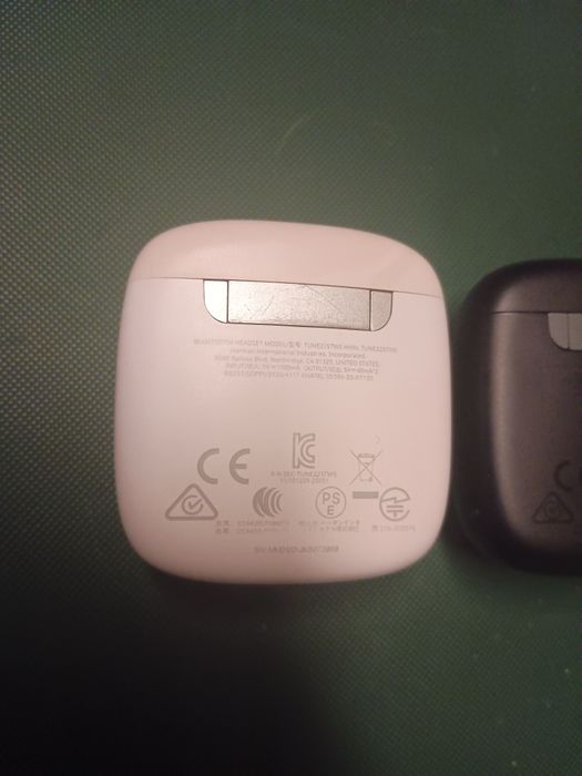 Etui ładujące do słuchawek JBL 220 i 225 tws