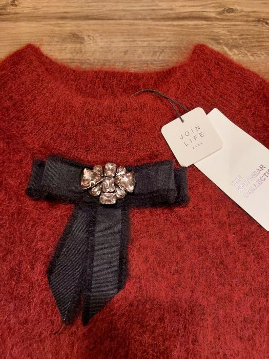 Zara Knit moherowy sweter L z ozdobną broszką