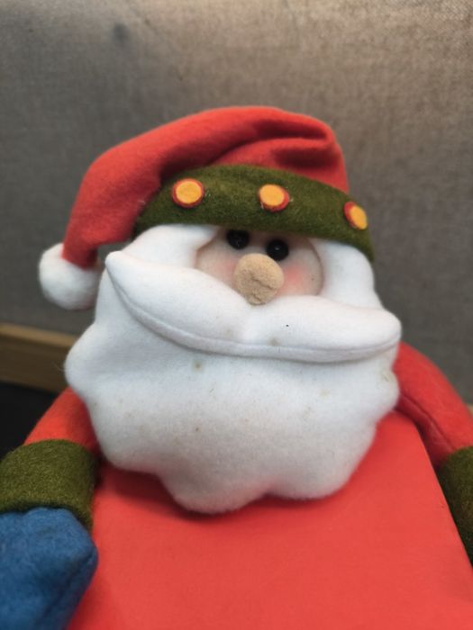 Caixa Pai Natal em tecido e papel
Caixa decorativa temática de Pai Nat