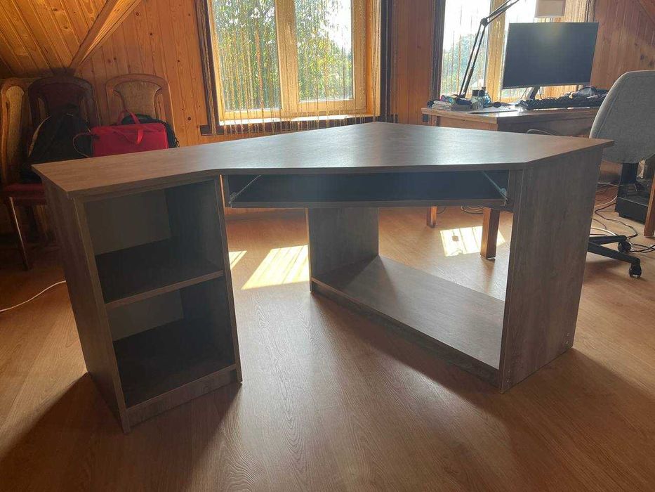 Комп'ютерний стіл кутовий