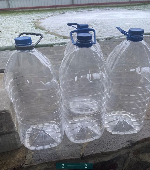 Продам пластикові баклажки