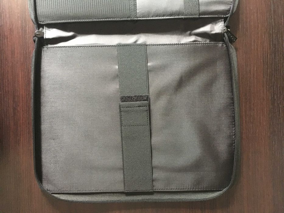 Etui na laptopa Hugo Boss czarny oryginał + gratis