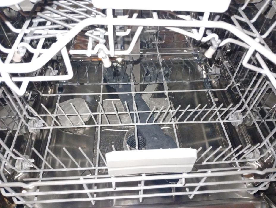 Zmywarka BEKO BDFN26526XQ 60 cm – stan bardzo dobry, 2 lata